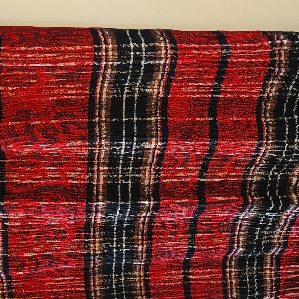 Lovely Plaid shirred cotton Scarf Wrap Shawl NWT - Picture 4 of 10